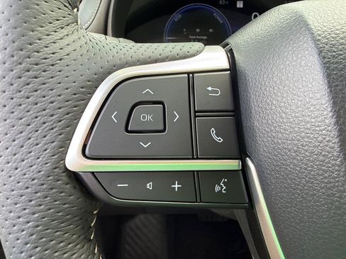 Used 2026 Toyota Sienna Platinum AWD/4WD image 16