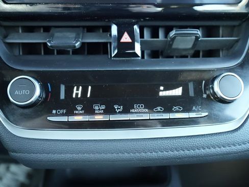 Used 2024 Toyota Corolla SE FWD image 33