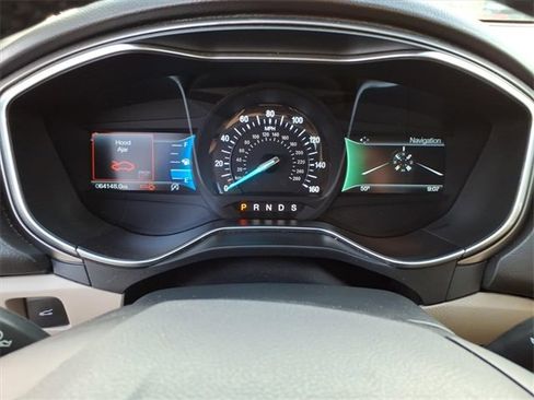 Used 2017 Ford Fusion SE w/ Fusion SE Technology Package image 19