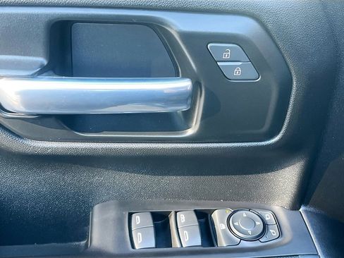 Used 2021 Chevrolet Silverado 1500 Custom Trail Boss w/ LPO, Dark Essentials Package image 18