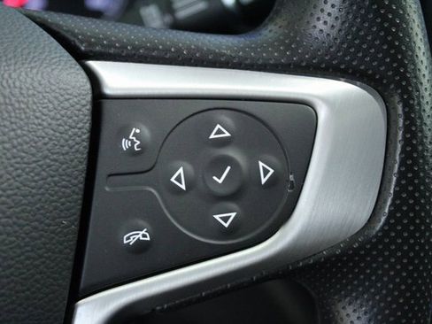 Used 2023 GMC Acadia SLE w/ Driver Convenience Package image 16