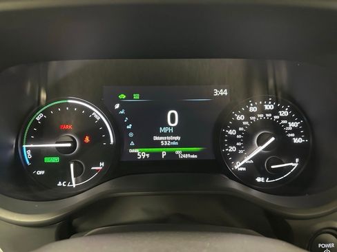 Used 2025 Toyota Sienna XLE image 24