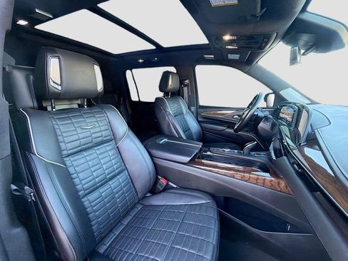 Certified 2023 Cadillac Escalade ESV Sport Platinum w/ LPO, ONYX Package image 32