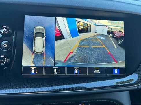 Used 2022 Buick Envision Essence w/ Technology Package I image 23