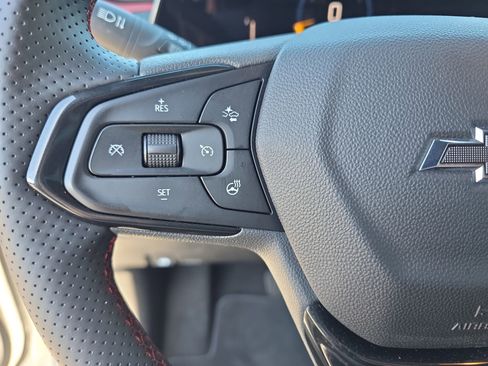 Used 2025 Chevrolet TrailBlazer RS w/ Convenience Package AWD/4WD image 17