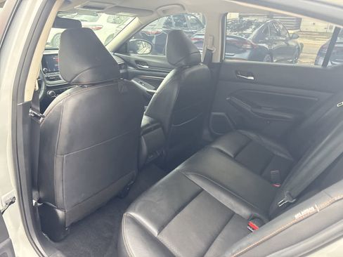 Used 2022 Nissan Altima 2.5 SR image 11