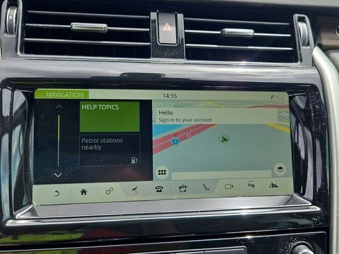 Used 2018 Land Rover Discovery HSE AWD/4WD image 7