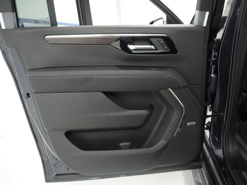New 2026 Chevrolet Suburban Premier RWD image 42
