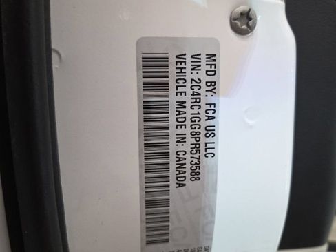 Used 2023 Chrysler Pacifica Limited FWD image 27