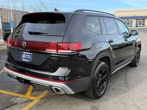 Certified 2025 Volkswagen Atlas Peak Edition SE image 3