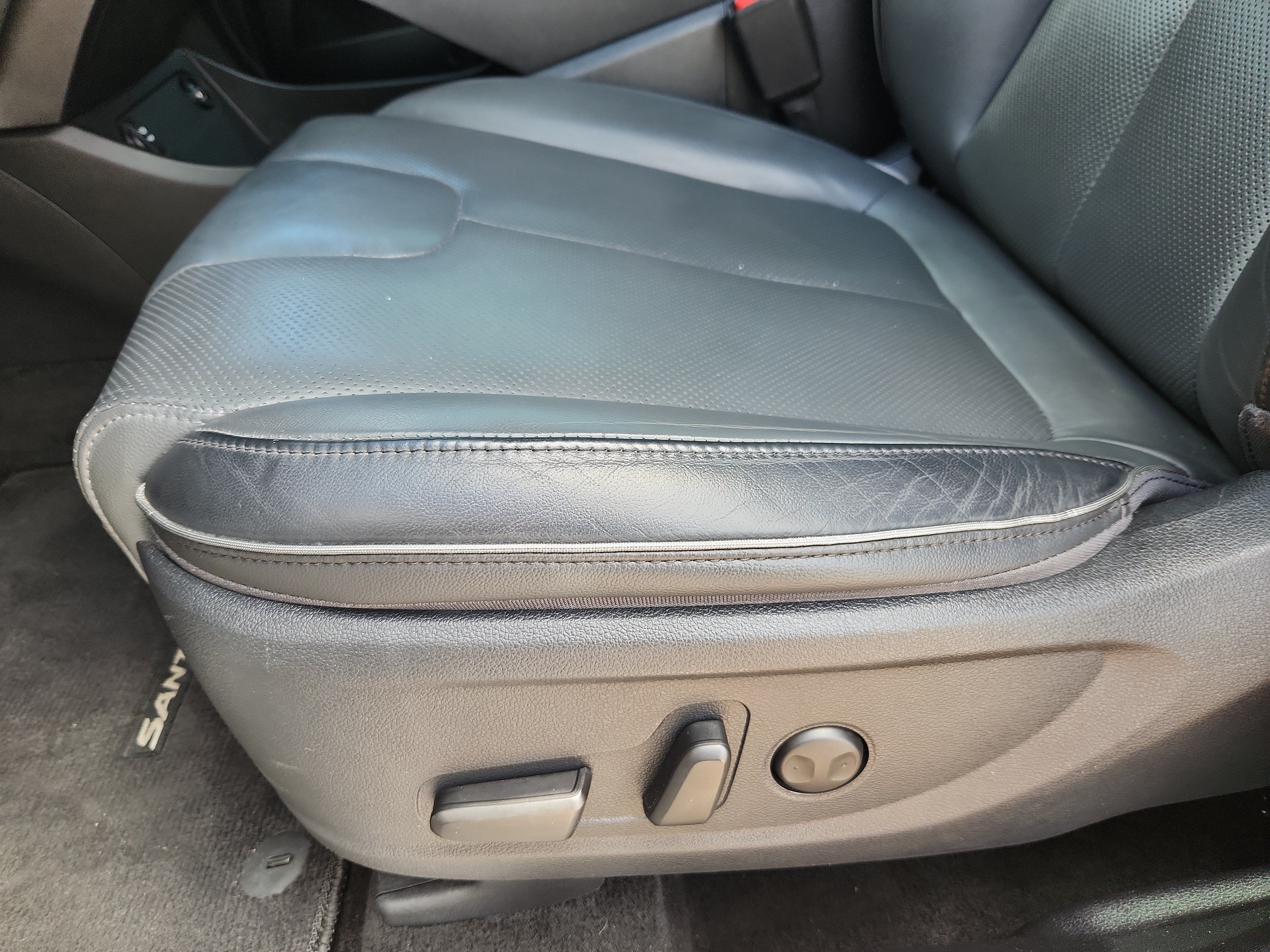 Used 2021 Hyundai Santa Fe SEL w/ Convenience + Premium Package AWD/4WD image 10