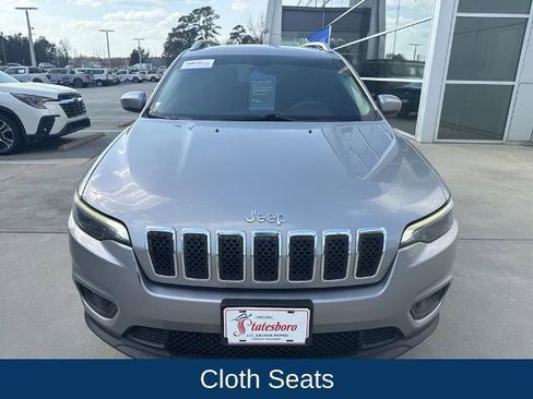 Used 2019 Jeep Cherokee Latitude w/ Popular Appearance Group image 2