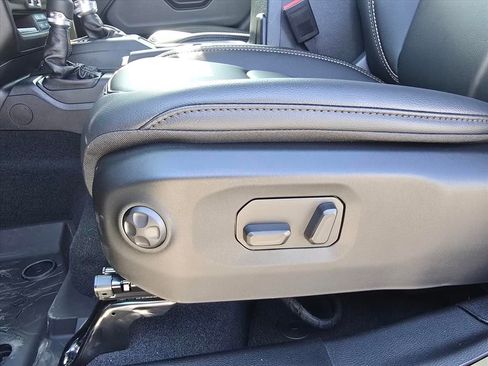 New 2026 Jeep Gladiator Sport image 9