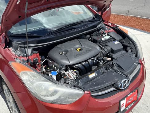 Used 2011 Hyundai Elantra Limited w/ Premium Pkg 5 FWD image 7