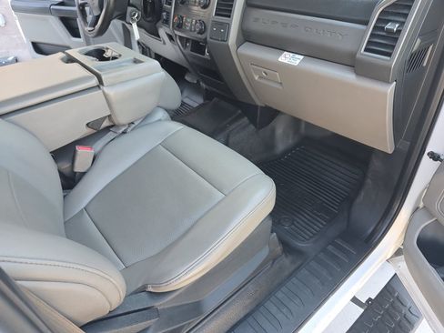 Used 2017 Ford F350 XL w/ Power Equipment Group AWD/4WD image 20