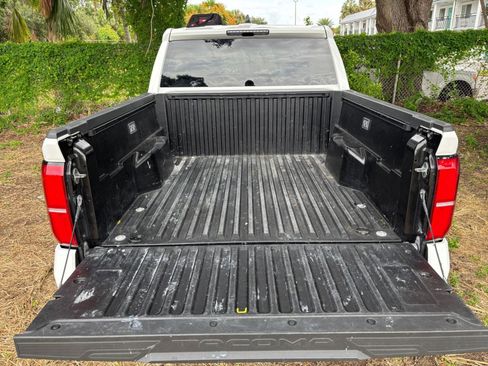 Used 2024 Toyota Tacoma TRD Sport image 32