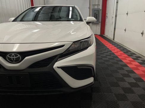 Used 2023 Toyota Camry SE FWD image 8