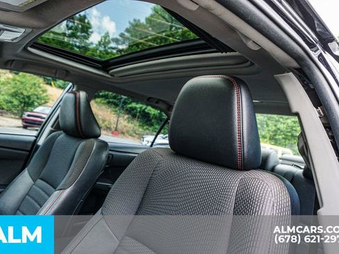 Used 2017 Toyota Camry SE w/ Moonroof Package FWD image 18