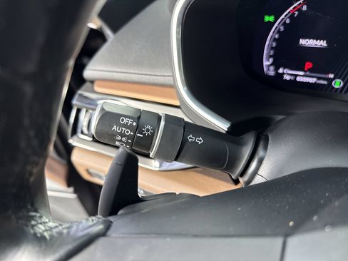 Certified 2024 Acura MDX w/ Technology Package FWD image 17