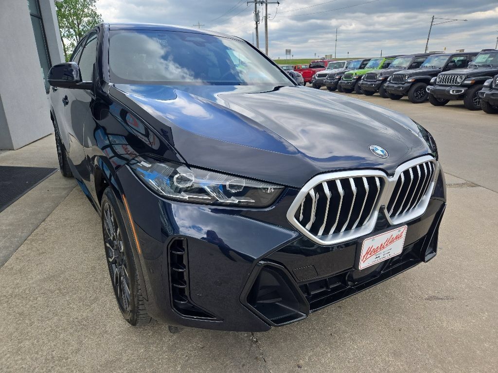 Used 2024 BMW X6 xDrive40i w/ Executive Package AWD/4WD image 16