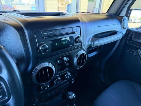 Used 2015 Jeep Wrangler Unlimited Sport w/ Quick Order Package 24S image 31