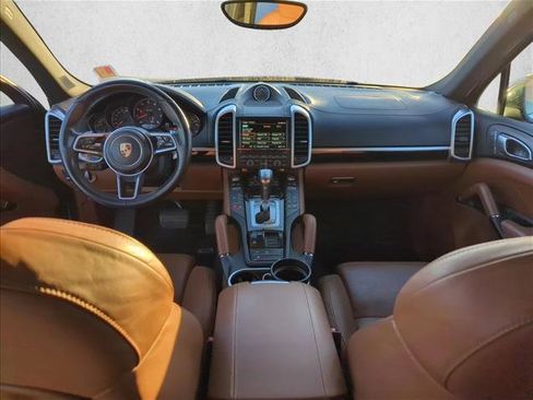 Used 2016 Porsche Cayenne image 24