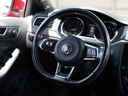 Used 2017 Volkswagen Jetta GLI FWD image 31