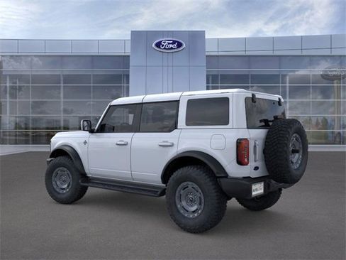 New 2025 Ford Bronco Outer Banks w/ Sasquatch Package image 4