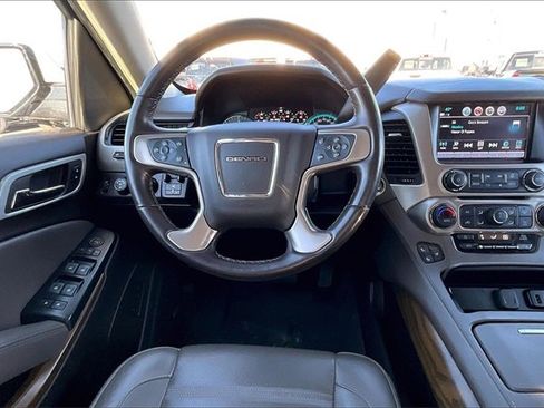 Used 2020 GMC Yukon Denali w/ Denali Premium Package image 5