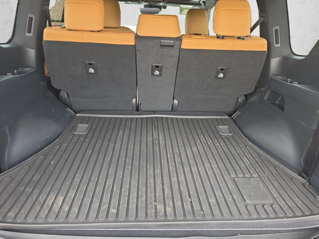 Used 2026 Lexus LX 600 4WD w/ Accessory Package (2T) image 6