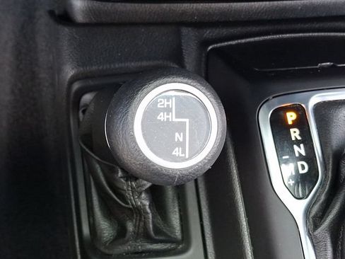 Used 2022 Jeep Wrangler Unlimited Sport AWD/4WD image 25