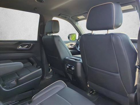 Used 2022 GMC Yukon SLT w/ SLT Luxury Package RWD image 28