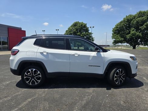 Used 2022 Jeep Compass Limited AWD/4WD image 17