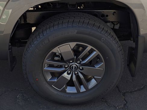 New 2026 Nissan Frontier SV w/ Tow Package AWD/4WD image 7