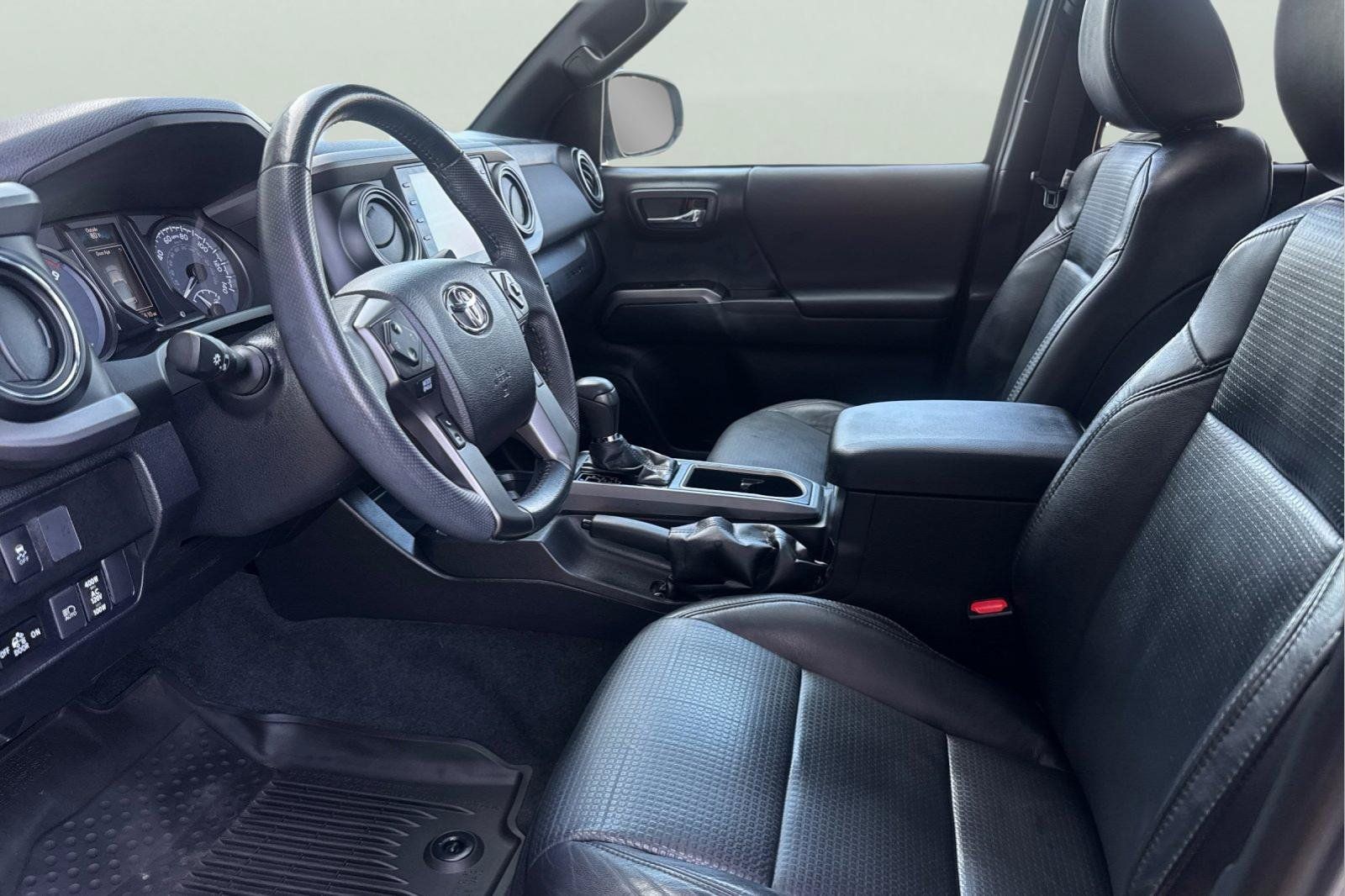 Certified 2021 Toyota Tacoma TRD Sport w/ TRD Premium Sport Package AWD/4WD image 15