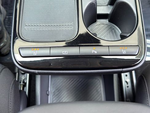 Used 2025 Hyundai Ioniq 5 SE image 27