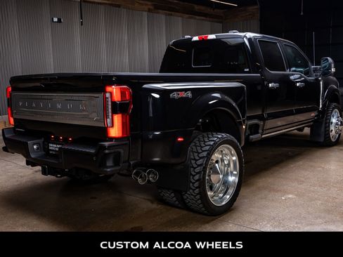 Used 2025 Ford F450 Platinum w/ Platinum Plus Package image 9