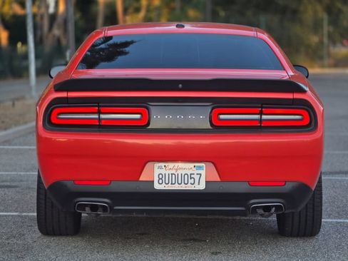 Used 2016 Dodge Challenger SXT w/ Driver Convenience Group RWD image 21