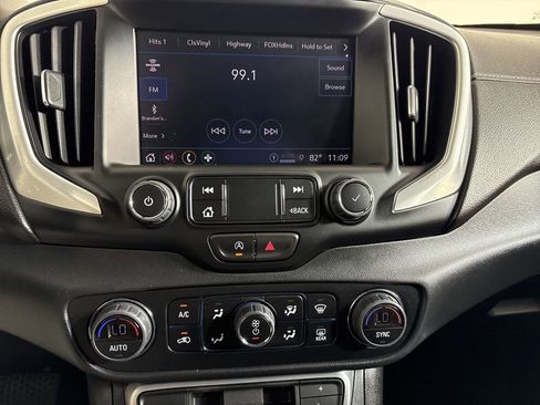 Used 2023 GMC Terrain SLT image 23