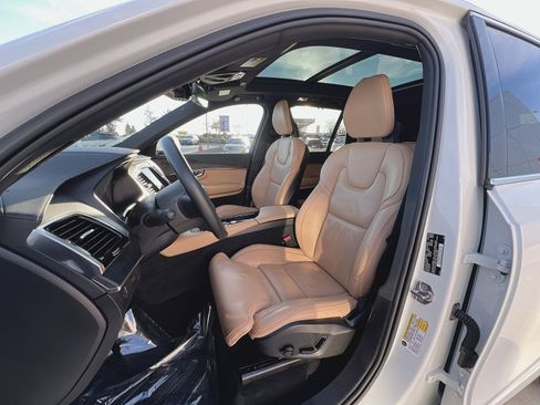 Used 2022 Volvo XC90 T6 Inscription w/ Advanced Package image 13