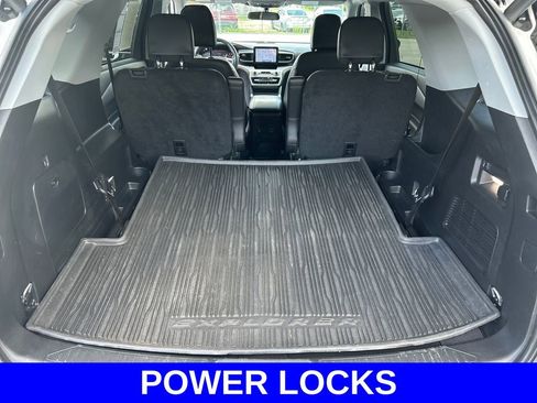 Used 2023 Ford Explorer XLT w/ Equipment Group 202A image 17
