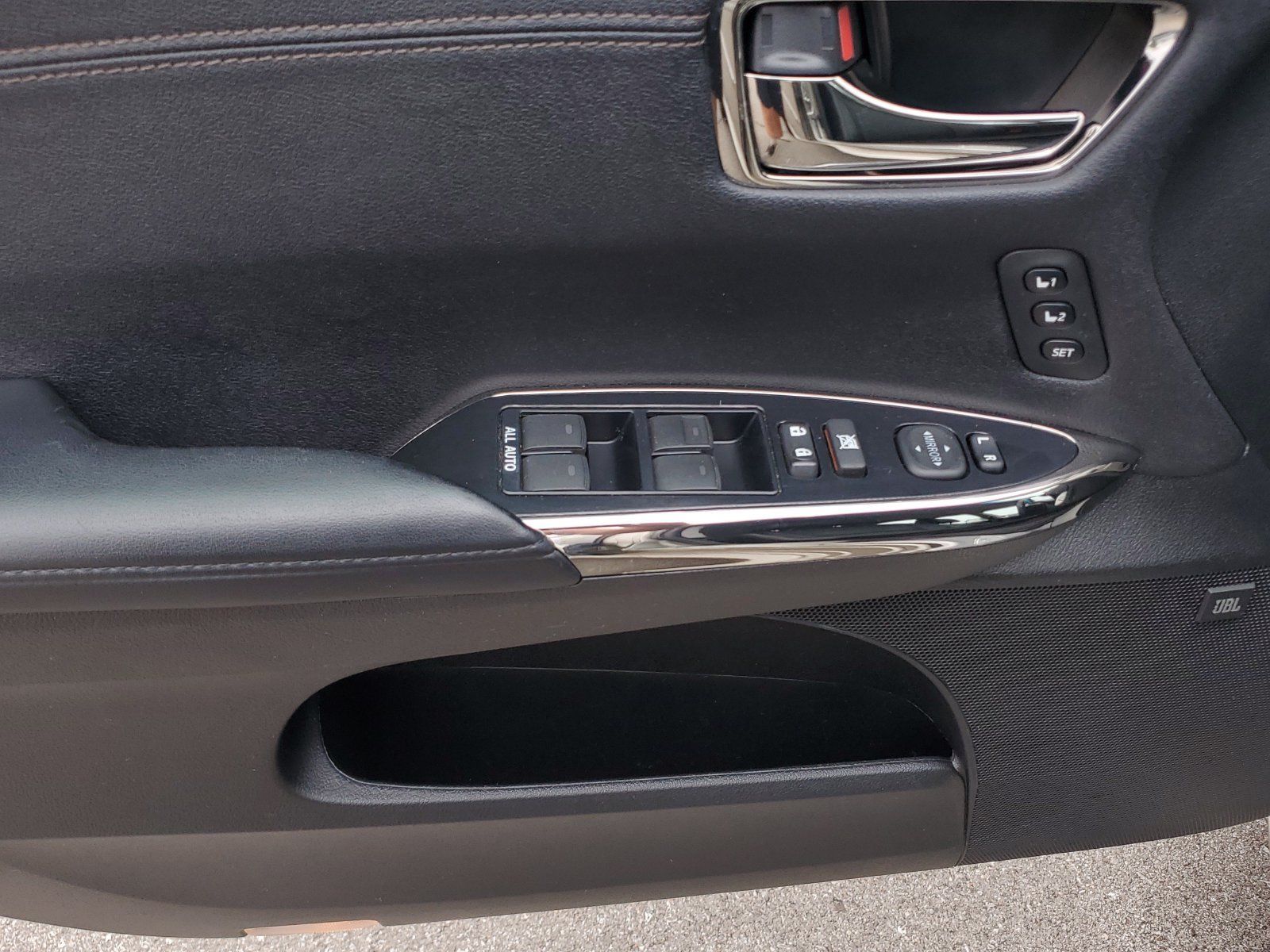 Used 2016 Toyota Avalon Limited w/ Protection Package FWD image 21