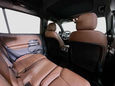 Used 2022 Mercedes-Benz GLB 250 image 30