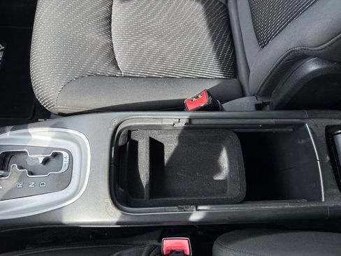 Used 2017 Dodge Journey SXT w/ Comfort/Convenience Group AWD/4WD image 32