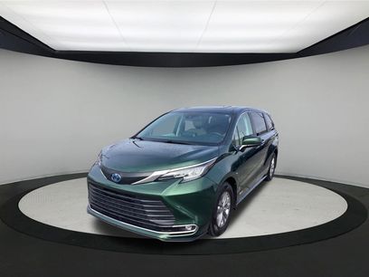 Used 2021 Toyota Sienna XLE