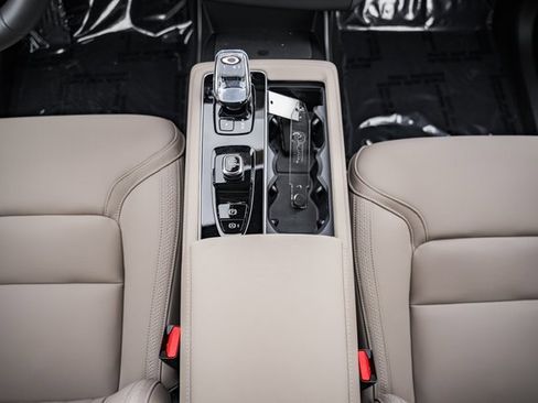 New 2026 Volvo XC90 B6 Plus w/ Protection Package Premier image 26