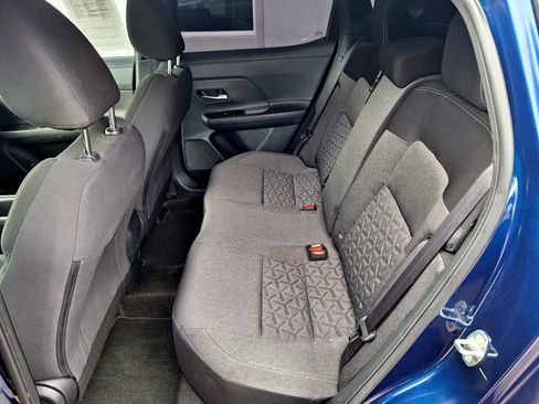 Certified 2025 Nissan Kicks SV image 18