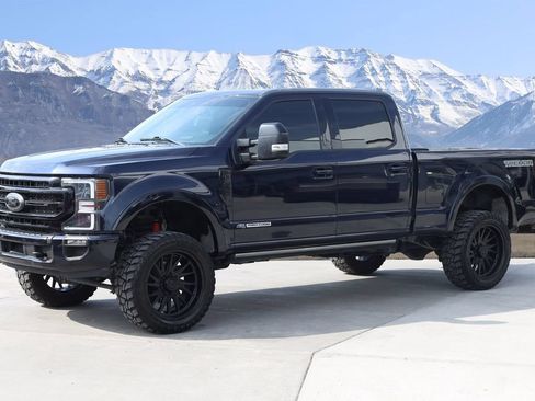 Used 2022 Ford F350 Lariat w/ Tremor Off-Road Package AWD/4WD image 2