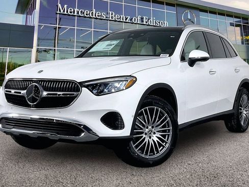 New 2026 Mercedes-Benz GLC 300 4MATIC image 2
