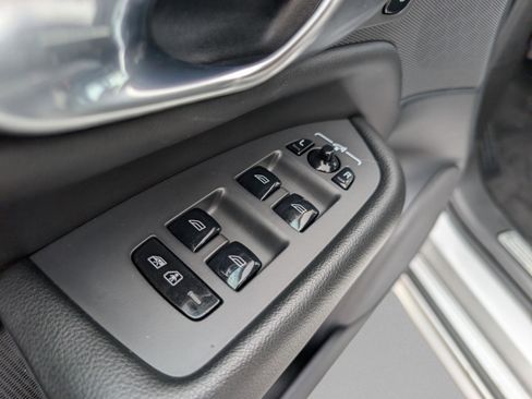 Used 2022 Volvo XC90 T5 Momentum image 66